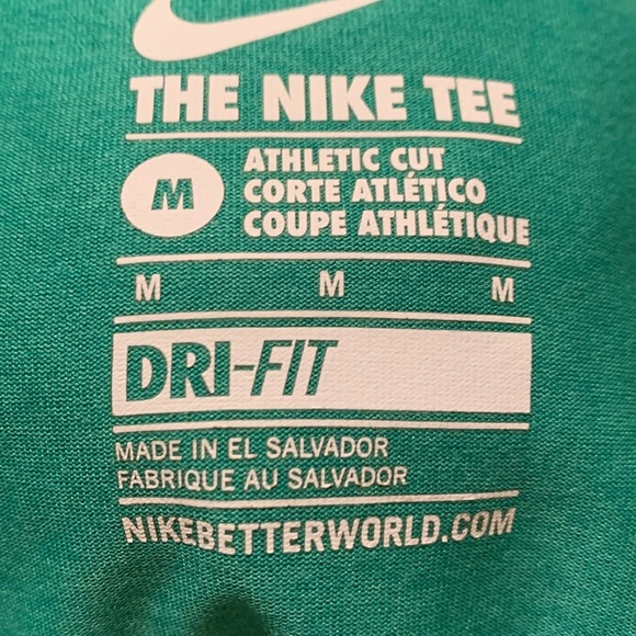 The Nike Tee Athletic Cut Dri-Fit - Picture 8 of 9